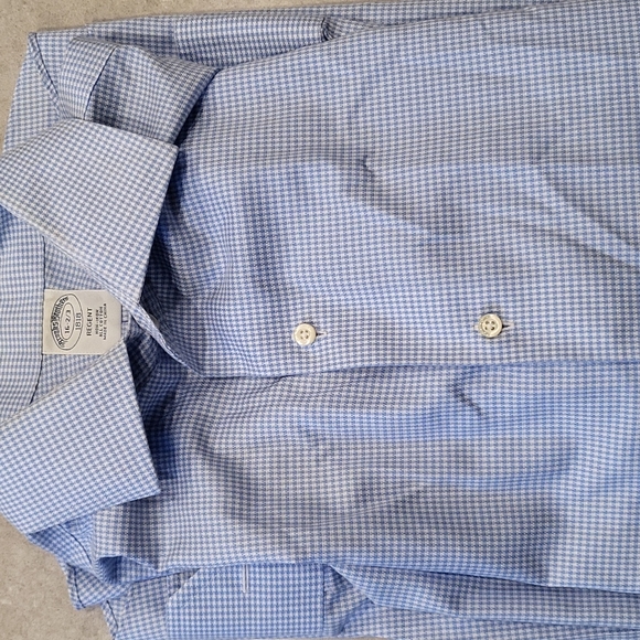 Men's shirts - Picture 2 of 2